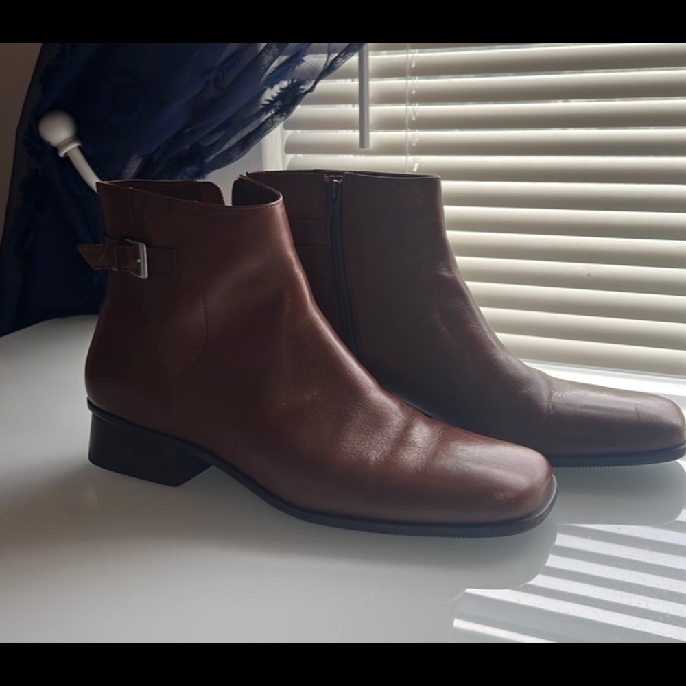 Talbots Peacan genuine leather short boots.